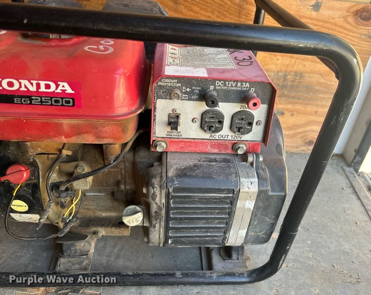 image for item EH6518 1994 Wells Cargo SW8 enclosed cargo trailer