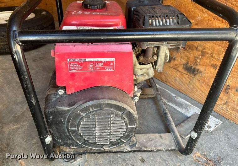 image for item EH6518 1994 Wells Cargo SW8 enclosed cargo trailer