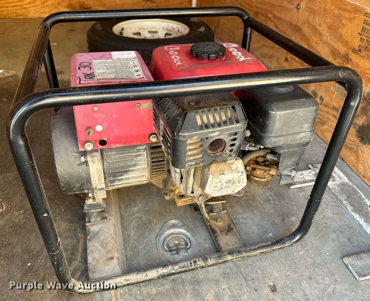 image for item EH6518 1994 Wells Cargo SW8 enclosed cargo trailer