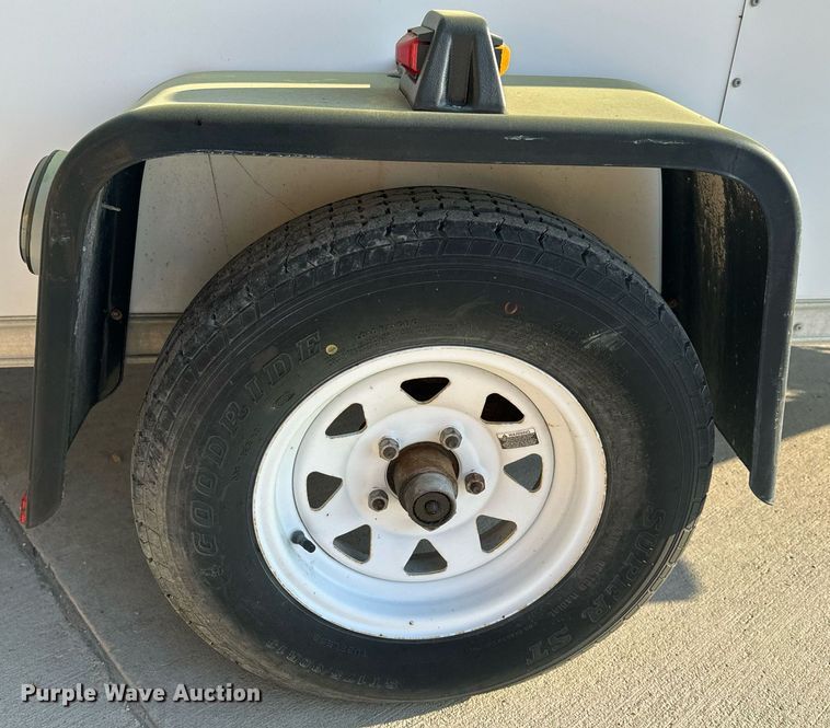 image for item EH6518 1994 Wells Cargo SW8 enclosed cargo trailer