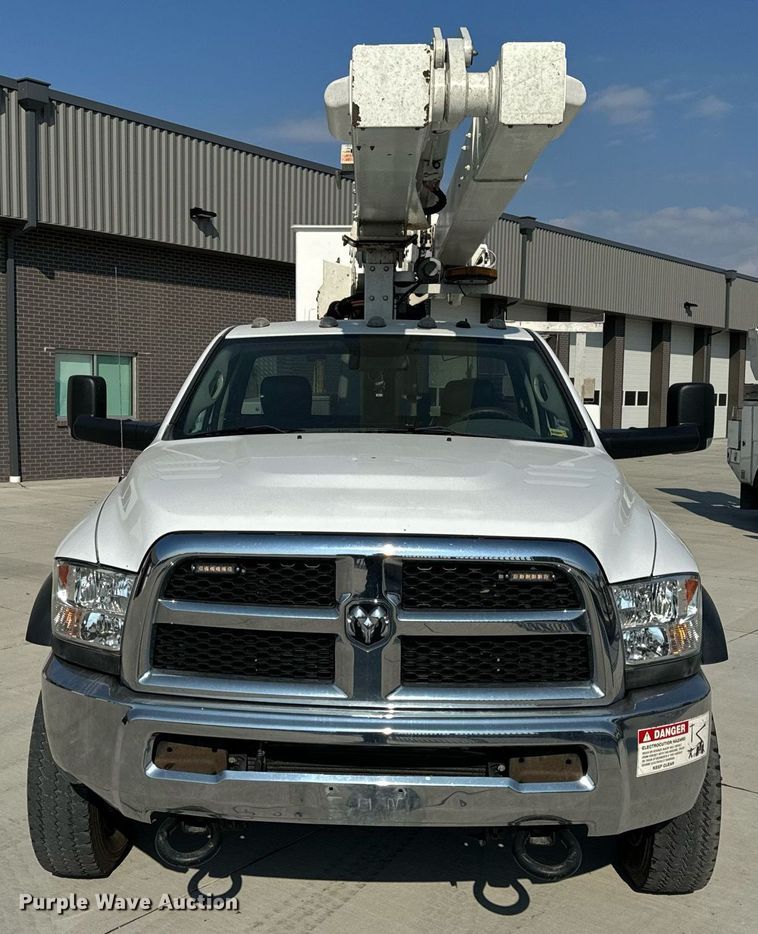 image for item EH6523 2014 Dodge Ram 5500HD bucket truck