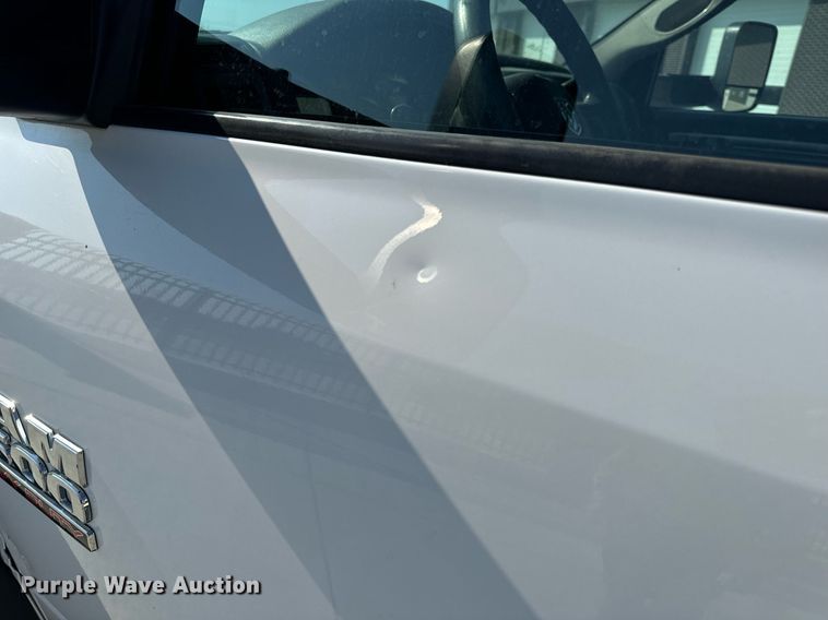 image for item EH6523 2014 Dodge Ram 5500HD bucket truck