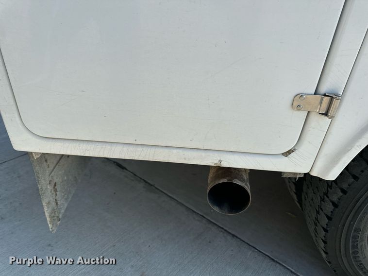 image for item EH6523 2014 Dodge Ram 5500HD bucket truck