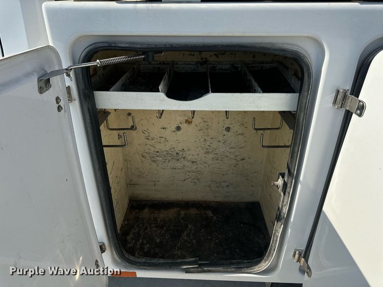 image for item EH6523 2014 Dodge Ram 5500HD bucket truck