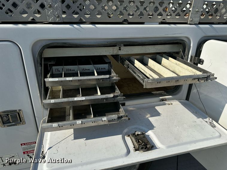 image for item EH6523 2014 Dodge Ram 5500HD bucket truck