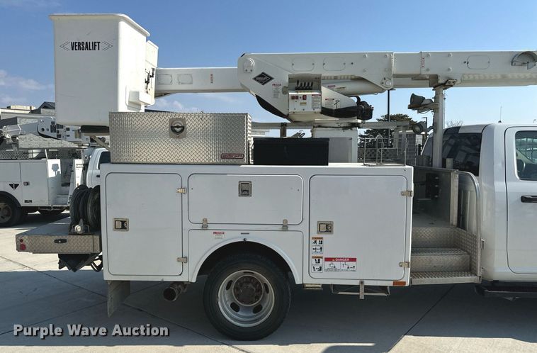 image for item EH6523 2014 Dodge Ram 5500HD bucket truck