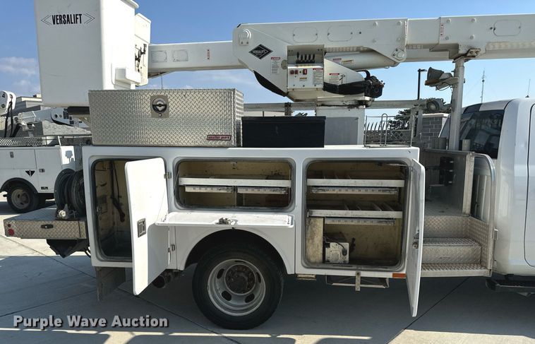 image for item EH6523 2014 Dodge Ram 5500HD bucket truck