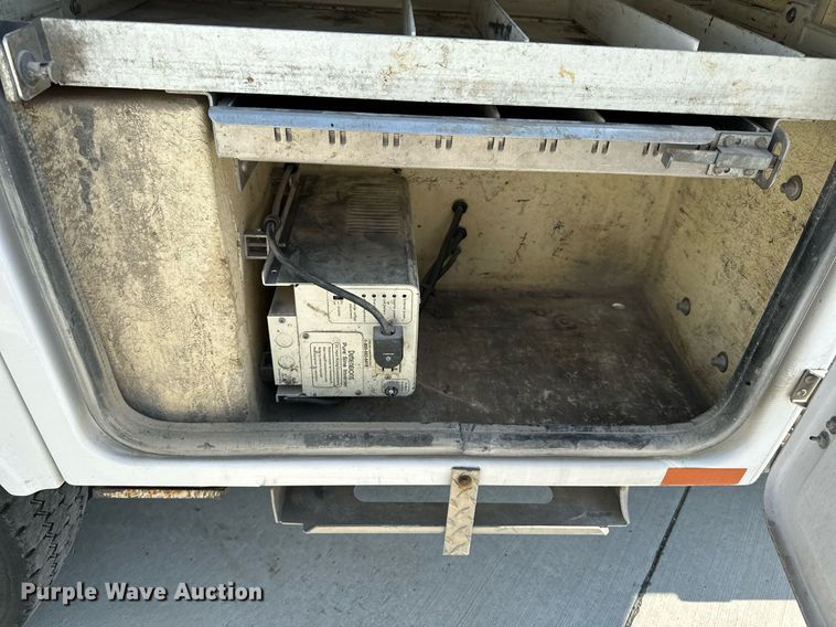 image for item EH6523 2014 Dodge Ram 5500HD bucket truck