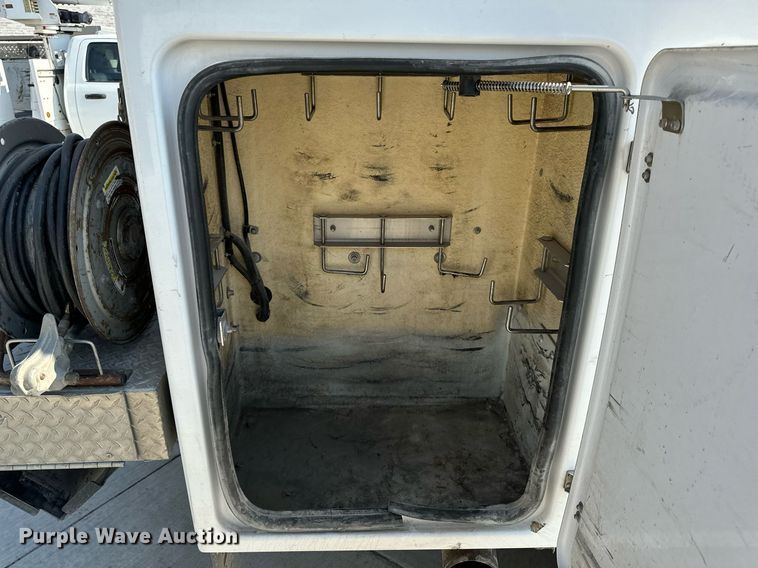 image for item EH6523 2014 Dodge Ram 5500HD bucket truck