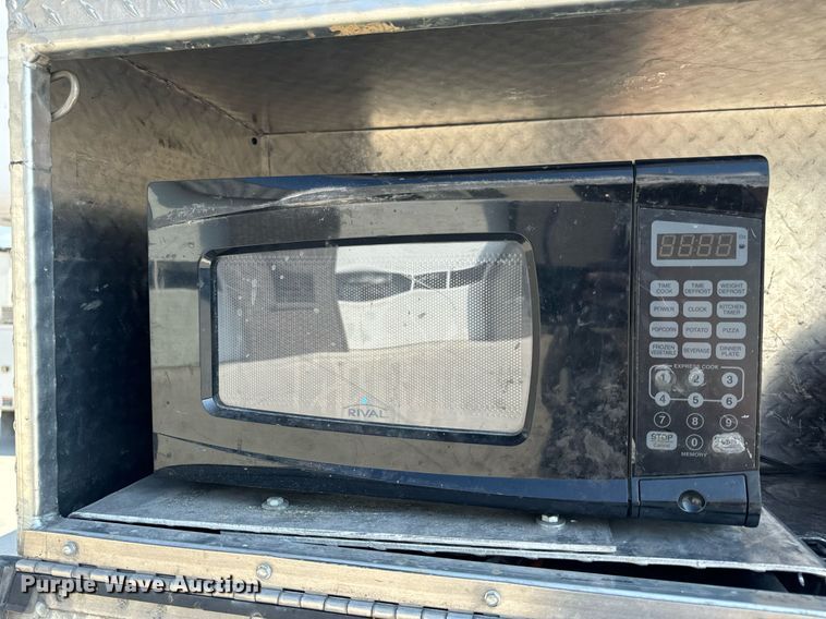 image for item EH6523 2014 Dodge Ram 5500HD bucket truck