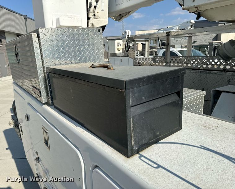 image for item EH6523 2014 Dodge Ram 5500HD bucket truck