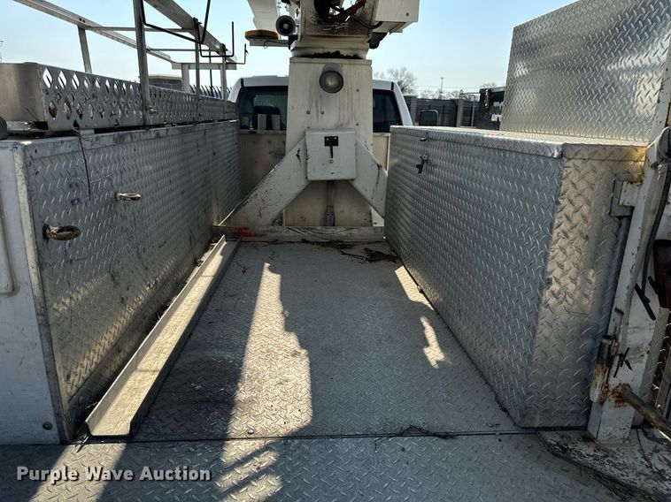 image for item EH6523 2014 Dodge Ram 5500HD bucket truck