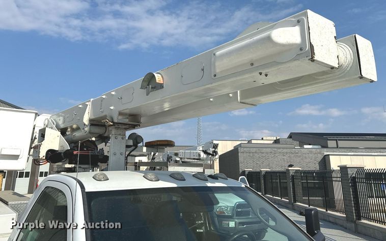 image for item EH6523 2014 Dodge Ram 5500HD bucket truck