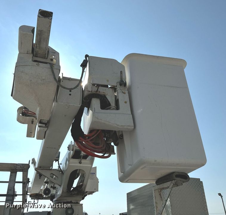 image for item EH6523 2014 Dodge Ram 5500HD bucket truck