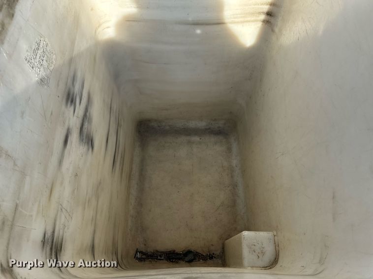 image for item EH6523 2014 Dodge Ram 5500HD bucket truck