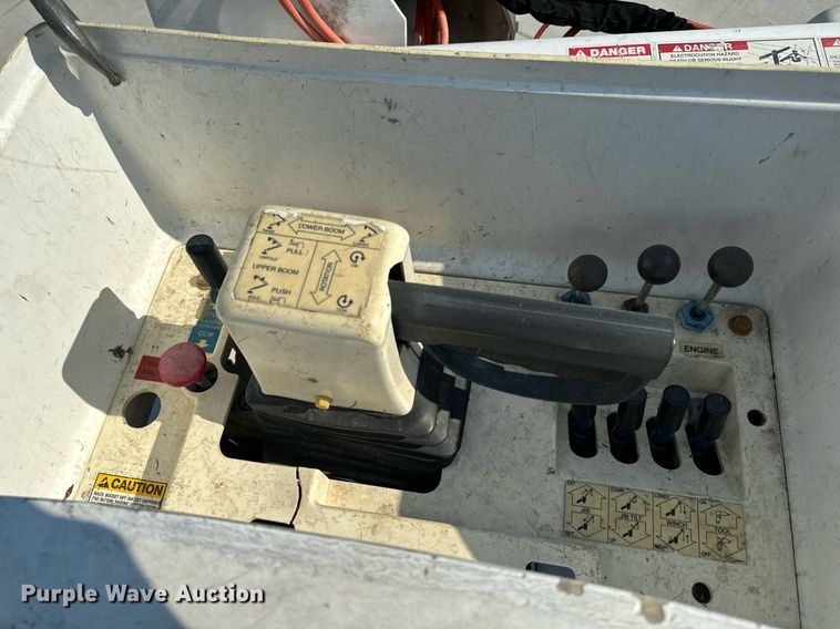 image for item EH6523 2014 Dodge Ram 5500HD bucket truck