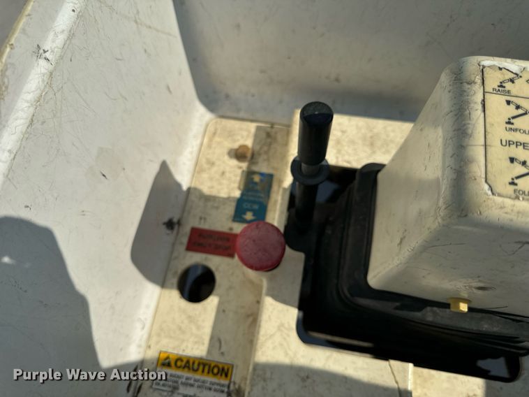 image for item EH6523 2014 Dodge Ram 5500HD bucket truck