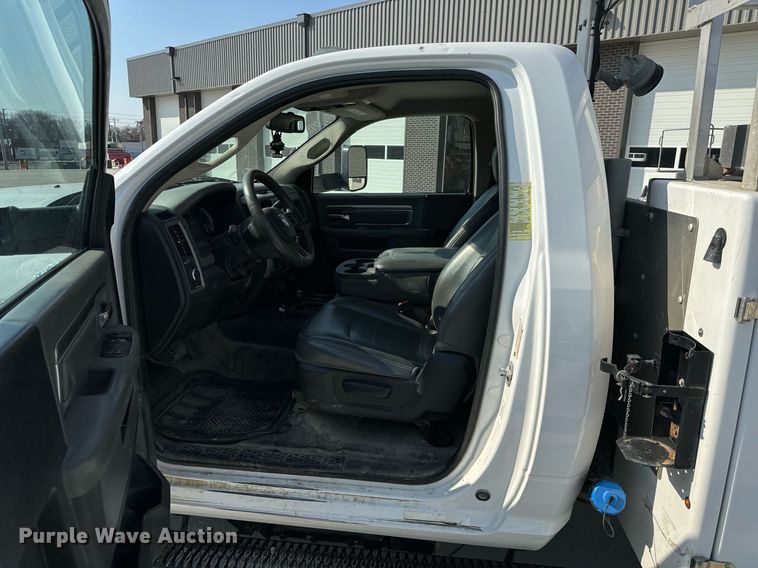 image for item EH6523 2014 Dodge Ram 5500HD bucket truck