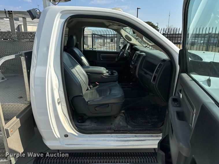 image for item EH6523 2014 Dodge Ram 5500HD bucket truck