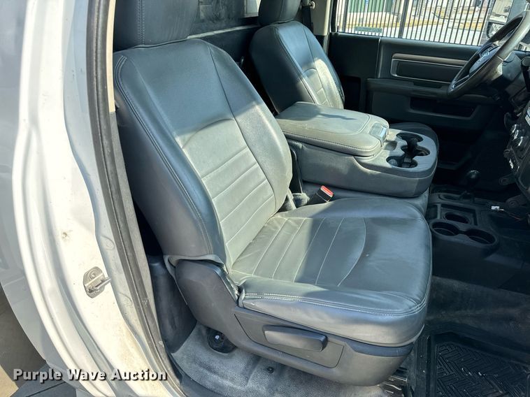 image for item EH6523 2014 Dodge Ram 5500HD bucket truck