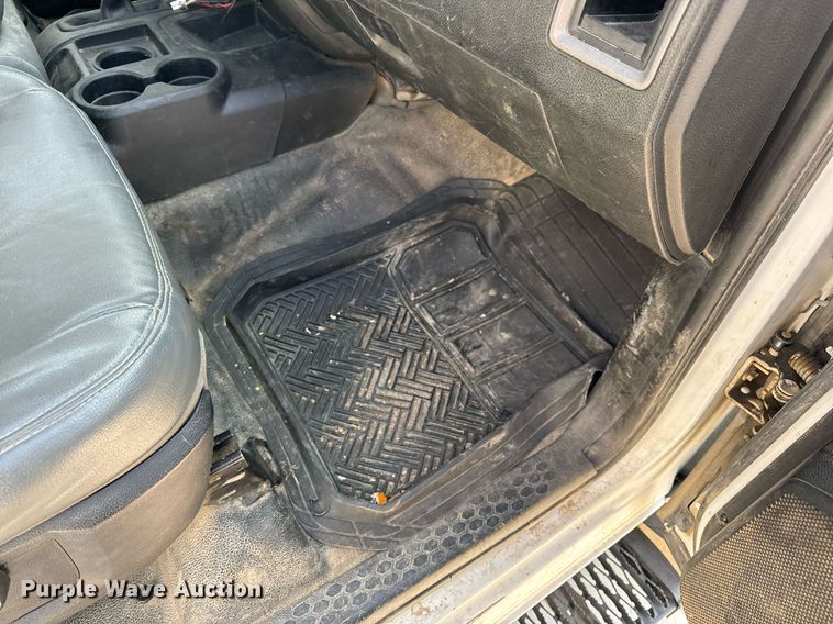 image for item EH6523 2014 Dodge Ram 5500HD bucket truck