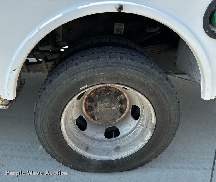 image for item EH6523 2014 Dodge Ram 5500HD bucket truck