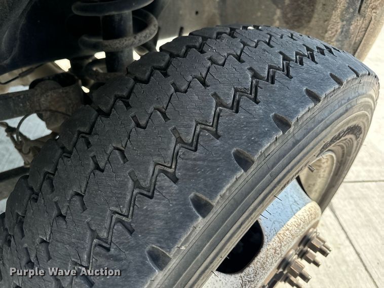 image for item EH6523 2014 Dodge Ram 5500HD bucket truck