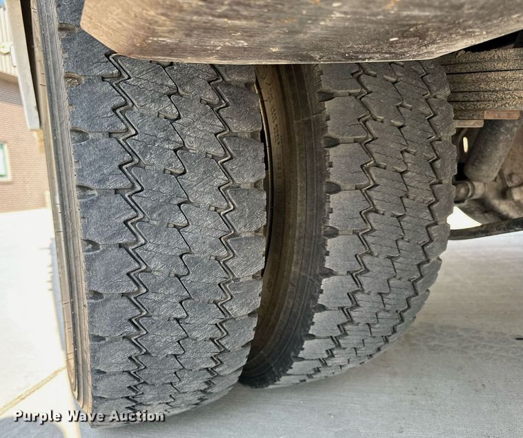 image for item EH6523 2014 Dodge Ram 5500HD bucket truck