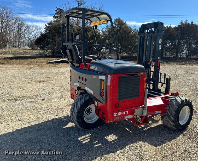 image for item EH6548 2006 Moffett M55 forklift