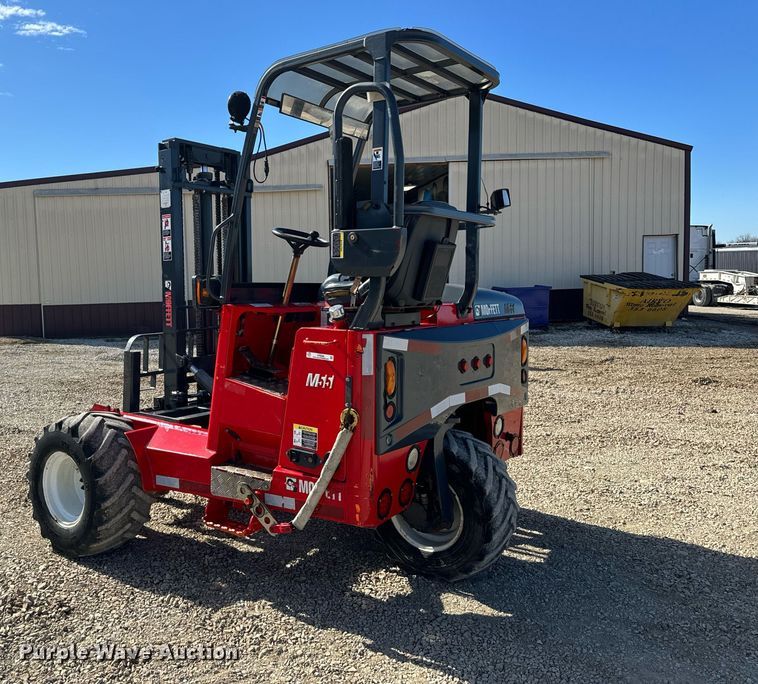 image for item EH6548 2006 Moffett M55 forklift