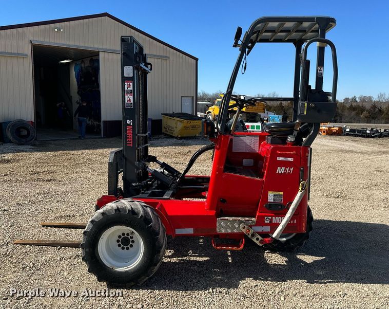 image for item EH6548 2006 Moffett M55 forklift