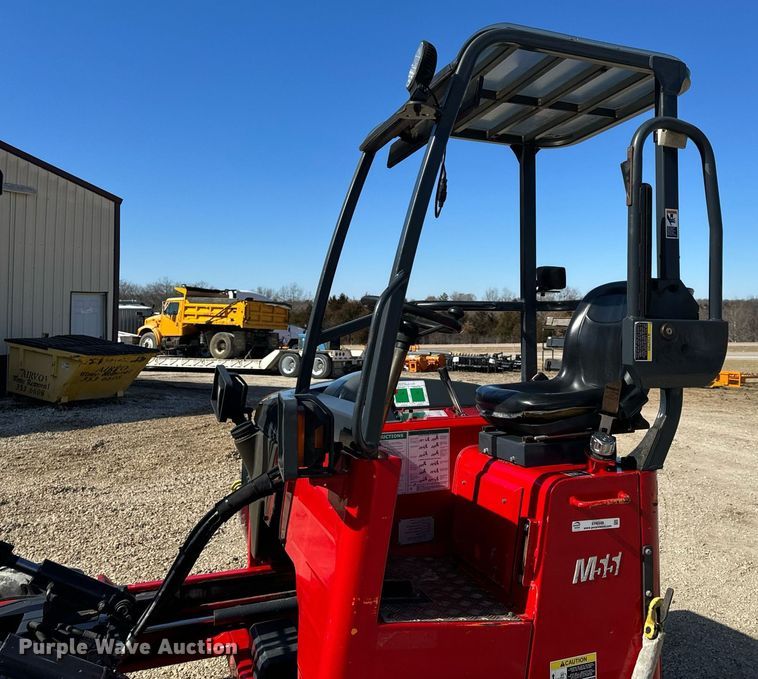 image for item EH6548 2006 Moffett M55 forklift