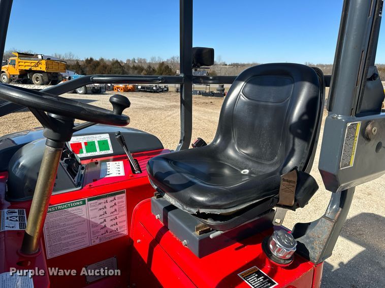 image for item EH6548 2006 Moffett M55 forklift