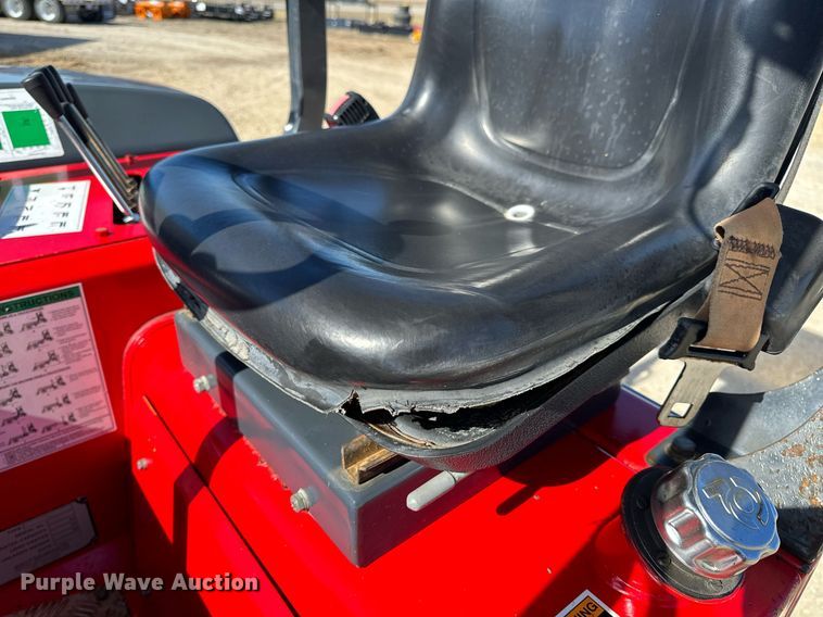 image for item EH6548 2006 Moffett M55 forklift