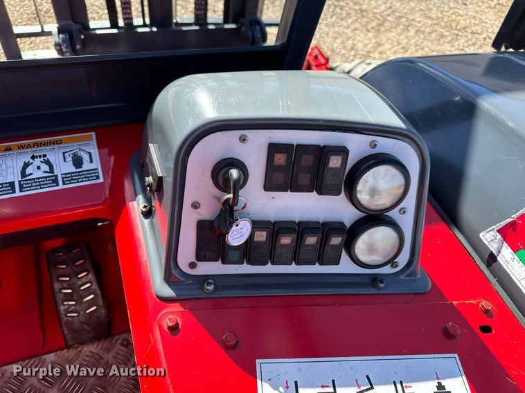 image for item EH6548 2006 Moffett M55 forklift