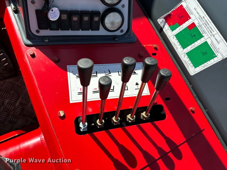 image for item EH6548 2006 Moffett M55 forklift