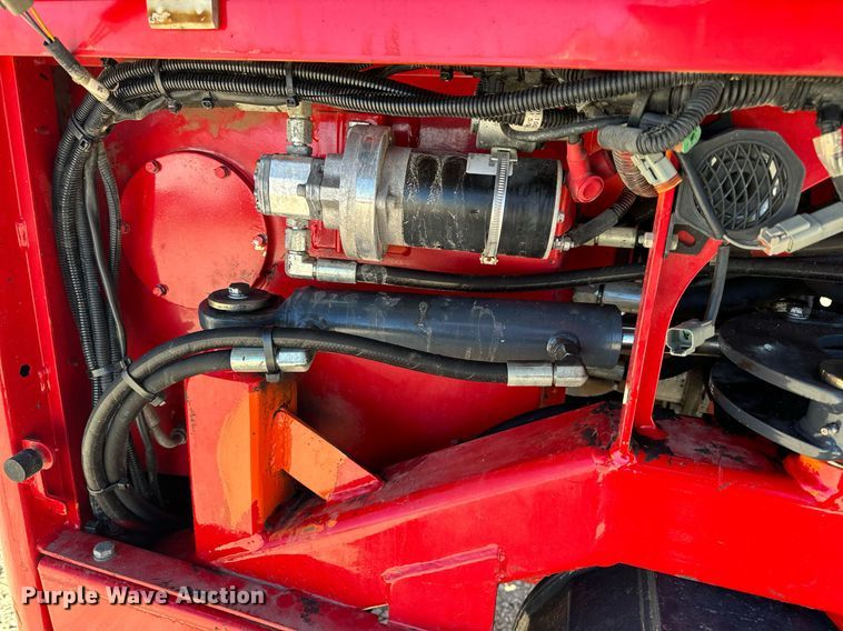 image for item EH6548 2006 Moffett M55 forklift