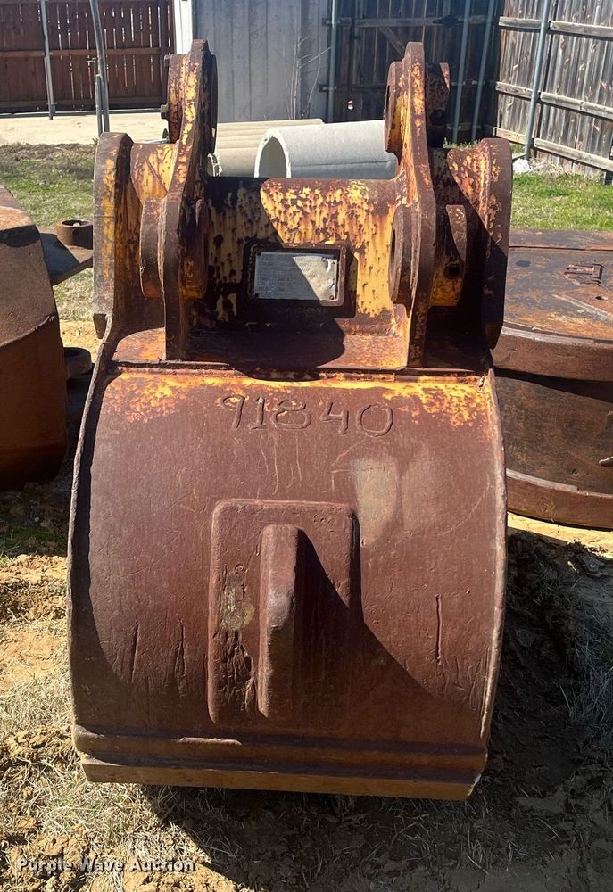 image for item EI0688 Caterpillar excavator bucket