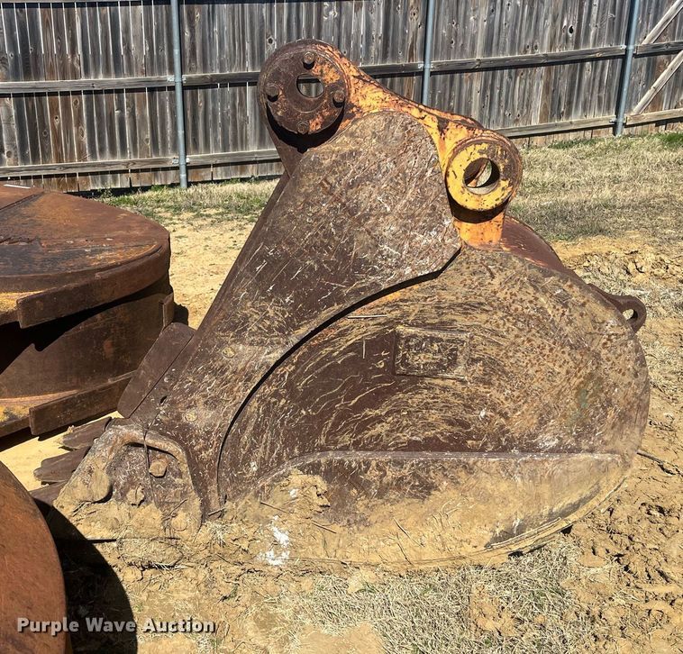 image for item EI0688 Caterpillar excavator bucket