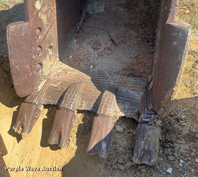 image for item EI0688 Caterpillar excavator bucket