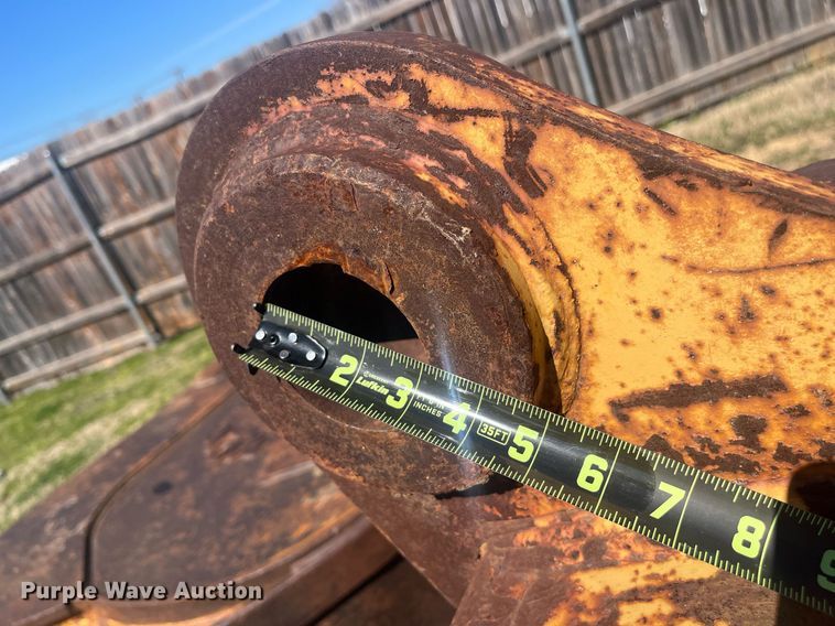 image for item EI0688 Caterpillar excavator bucket