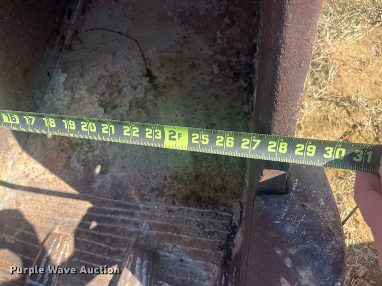 image for item EI0688 Caterpillar excavator bucket