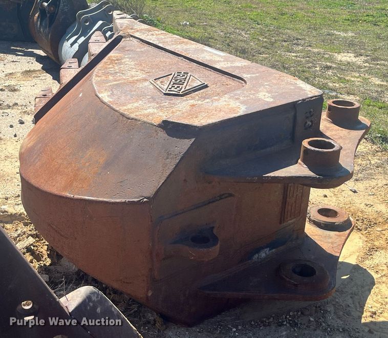 image for item EI0689 Hensley excavator bucket