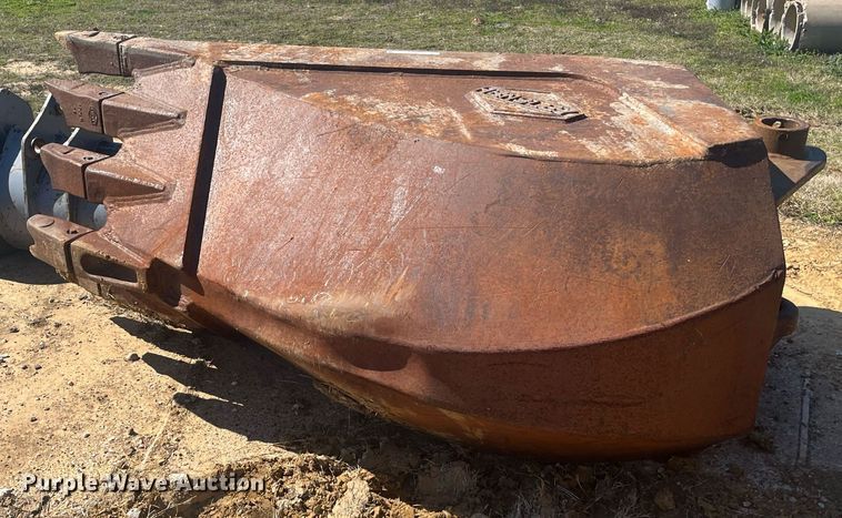 image for item EI0689 Hensley excavator bucket