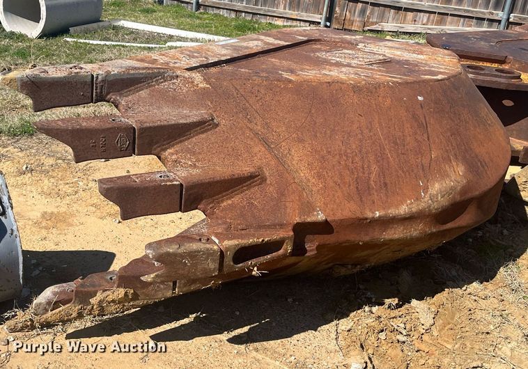 image for item EI0689 Hensley excavator bucket