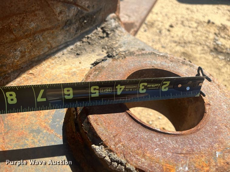 image for item EI0689 Hensley excavator bucket