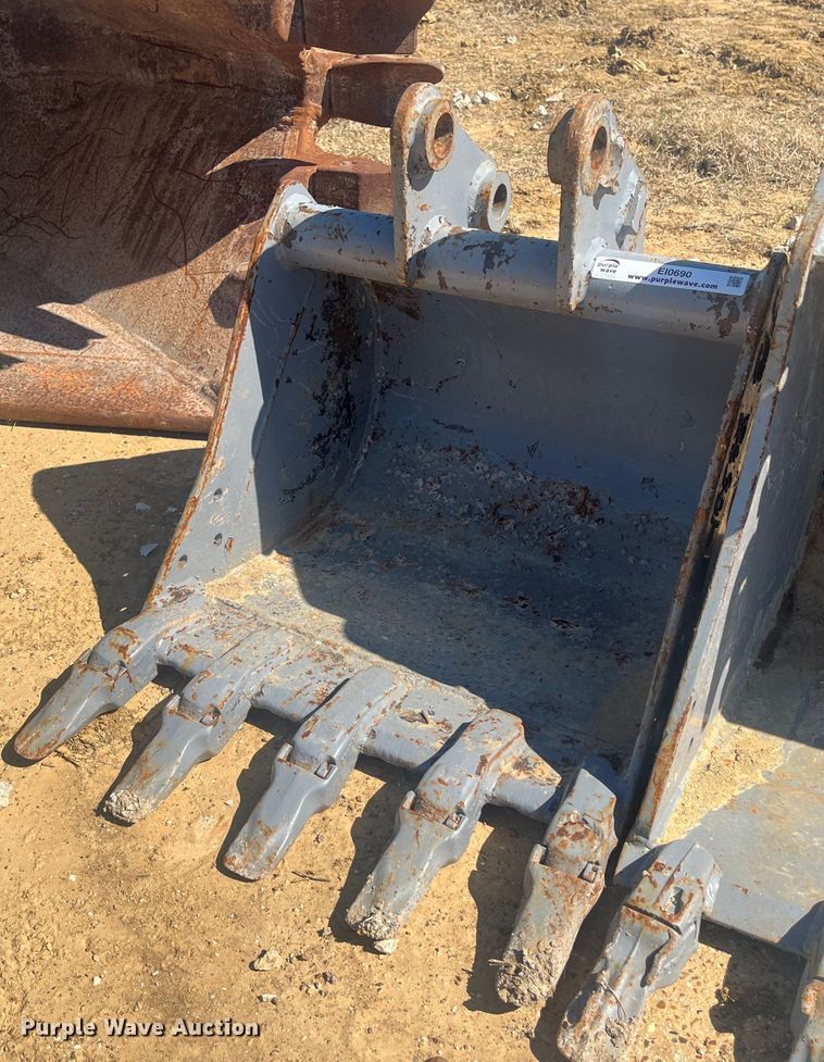 image for item EI0690 Excavator bucket