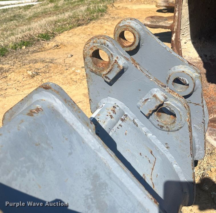 image for item EI0690 Excavator bucket