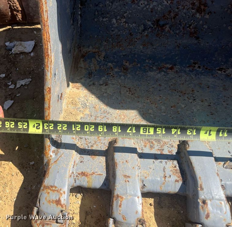 image for item EI0690 Excavator bucket