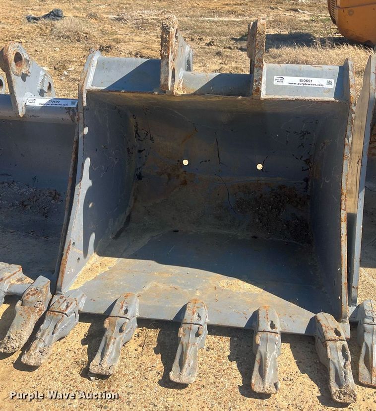 image for item EI0691 Excavator bucket